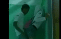 Sexo amador na escola alunos transando escondido no banheiro