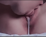 Mulher gozando com sexo oral amador