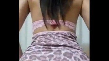 Video porno comendo a prima rabuda de saia curta