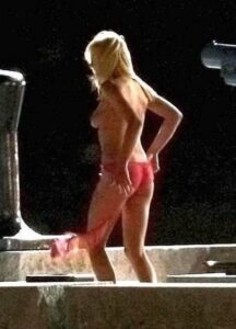 anna faris nua safada pelada